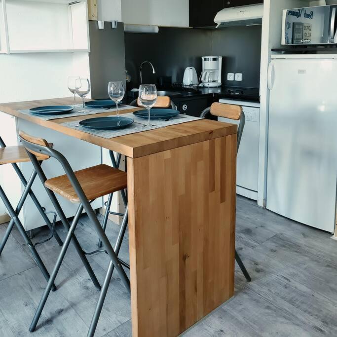 Appartement Dans Residence Avec Piscine La Londe-les-Maures Ngoại thất bức ảnh