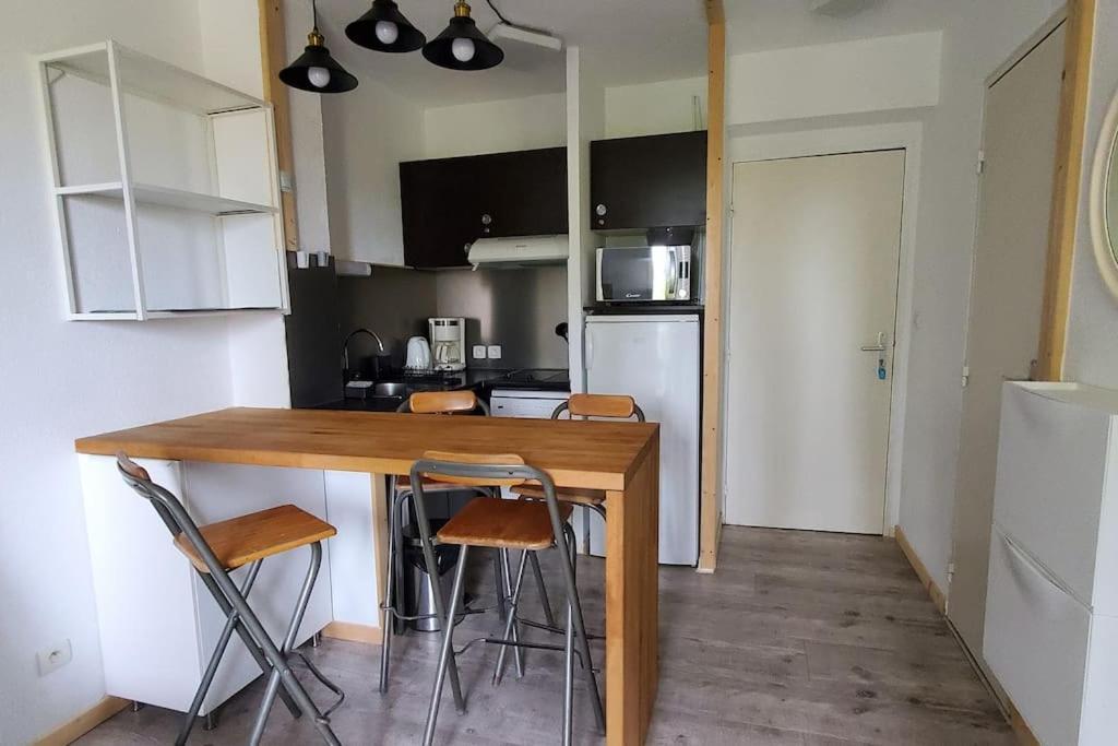 Appartement Dans Residence Avec Piscine La Londe-les-Maures Ngoại thất bức ảnh